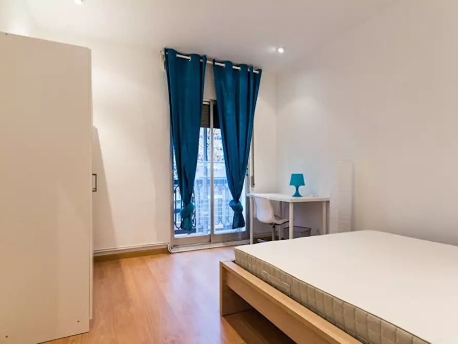 Immagine 1 di Camera in affitto  in Paseo de Santa María de la Cabeza a Madrid