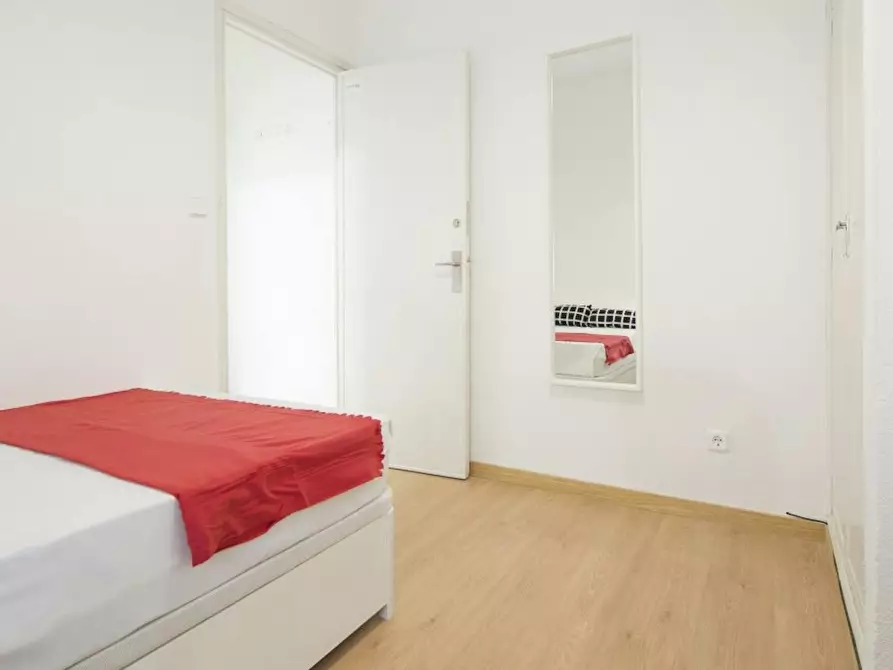 Immagine 3 di Camera in affitto  in Calle de la Princesa a Madrid