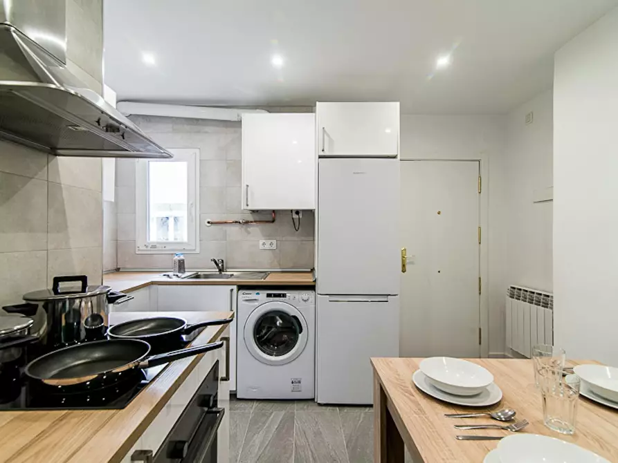 Immagine 6 di Camera in affitto  in Calle de Dolores a Madrid