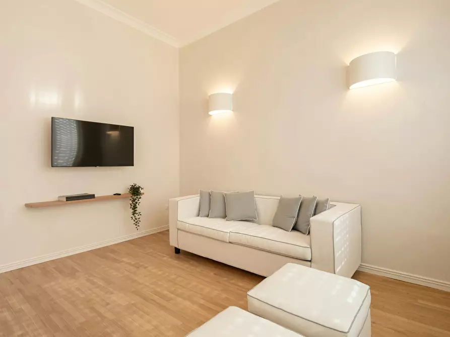 Immagine 8 di Appartamento in affitto  in Via dei Calzaiuoli a Firenze