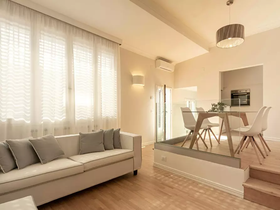 Immagine 6 di Appartamento in affitto  in Via dei Calzaiuoli a Firenze