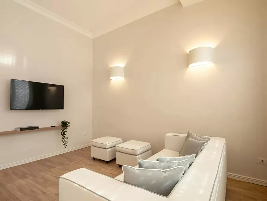 Immagine 4 di Appartamento in affitto  in Via dei Calzaiuoli a Firenze