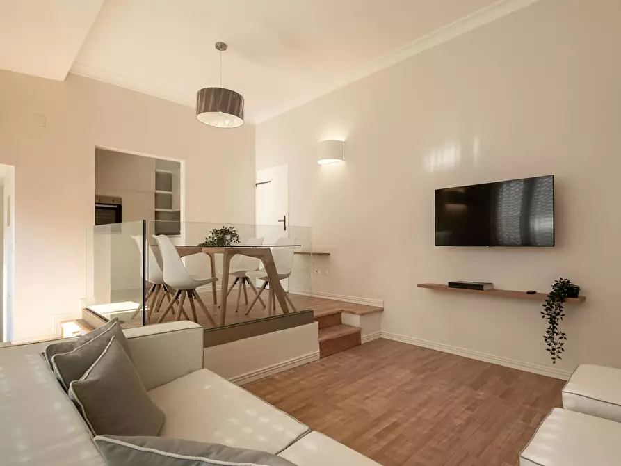 Immagine 5 di Appartamento in affitto  in Via dei Calzaiuoli a Firenze