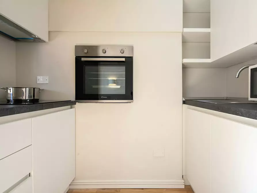 Immagine 10 di Appartamento in affitto  in Via dei Calzaiuoli a Firenze