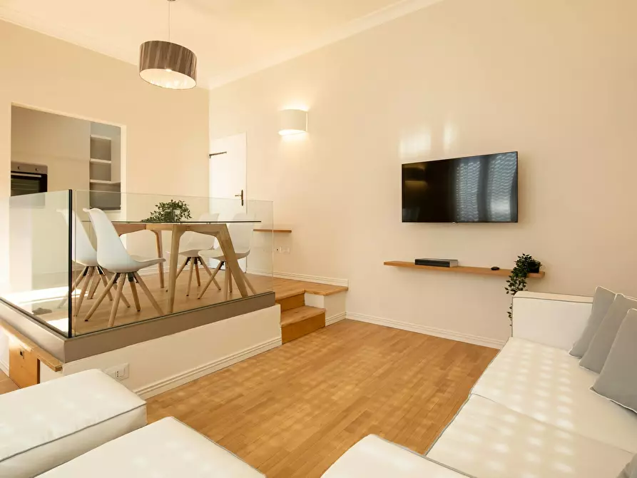 Immagine 7 di Appartamento in affitto  in Via dei Calzaiuoli a Firenze