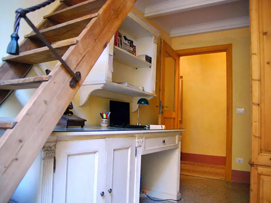 Immagine 2 di Camera in affitto  in Via della Pergola a Firenze