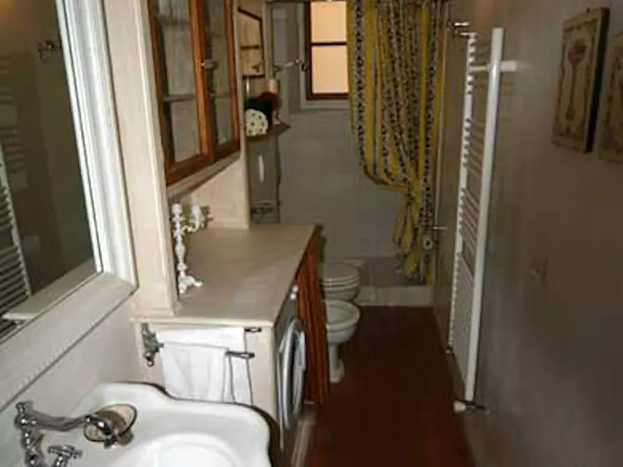 Immagine 5 di Camera in affitto  in Via della Pergola a Firenze