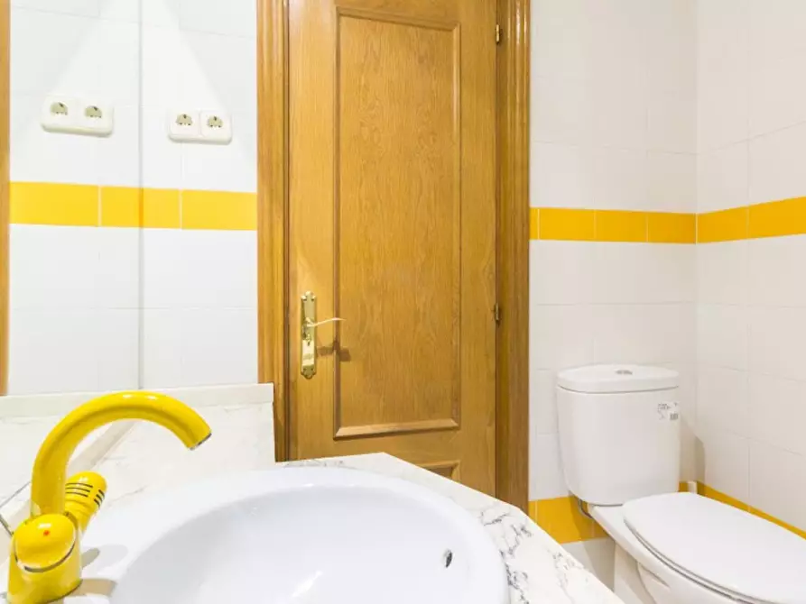 Immagine 9 di Camera in affitto  in Calle del Limonero a Madrid