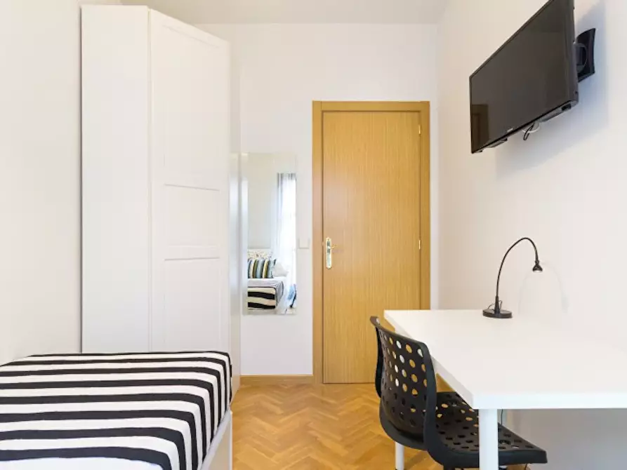 Immagine 3 di Camera in affitto  in Calle del Limonero a Madrid