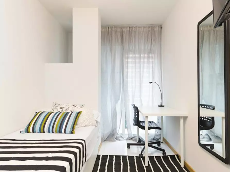 Immagine 2 di Camera in affitto  in Calle del Limonero a Madrid