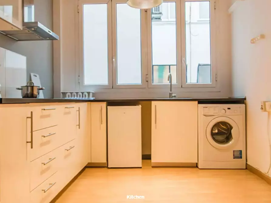 Immagine 5 di Camera in affitto  in Calle Colón a Valencia