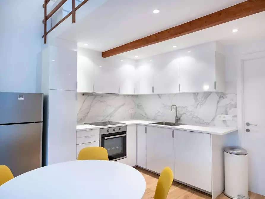 Immagine 2 di Appartamento in affitto  in Rue Lesbroussart a Ixelles