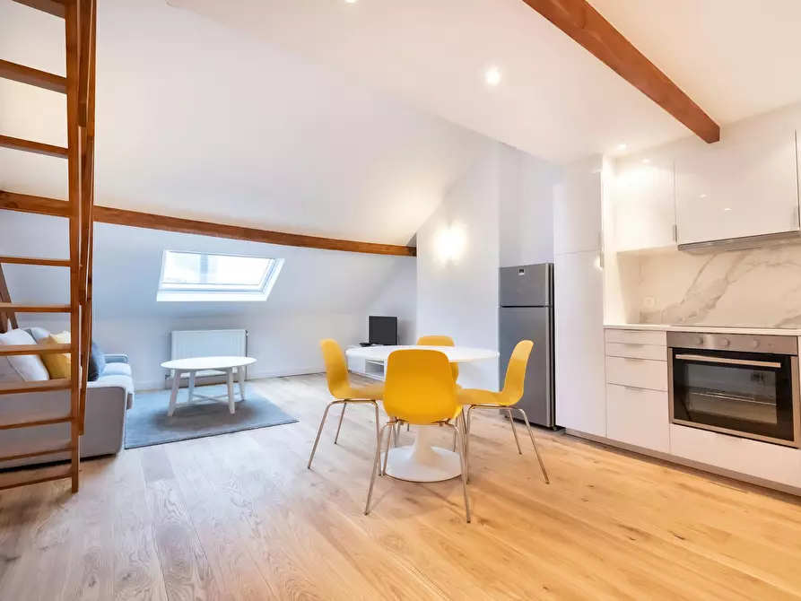 Immagine 6 di Appartamento in affitto  in Rue Lesbroussart a Ixelles