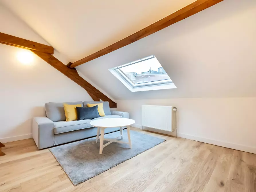 Immagine 5 di Appartamento in affitto  in Rue Lesbroussart a Ixelles
