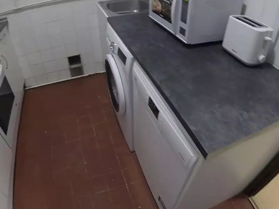 Immagine 8 di Camera in affitto  in Calle de Palos de la Frontera a Madrid