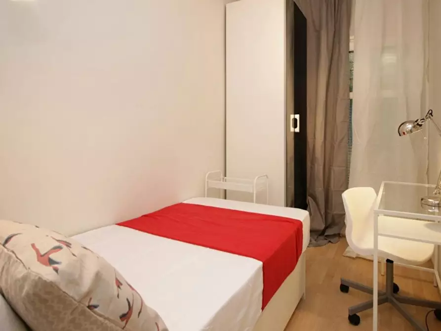 Immagine 2 di Camera in affitto  in Carrer de Caballero a Barcelona