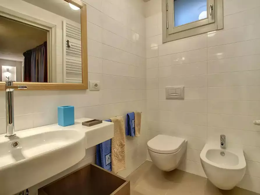 Immagine 10 di Appartamento in affitto  in Via Faenza a Firenze