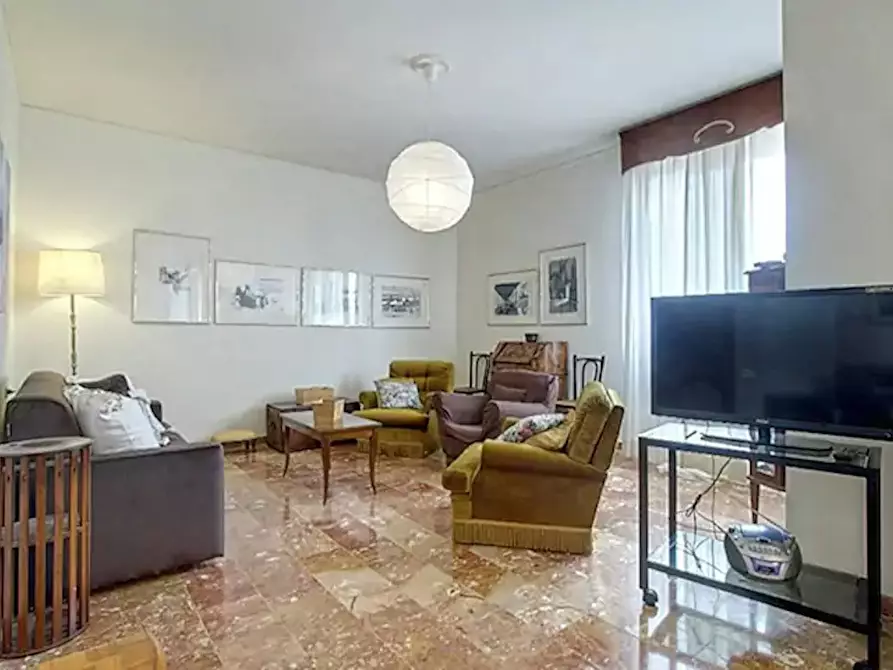 Immagine 8 di Appartamento in affitto  in Via dei Frati Bigi a Firenze