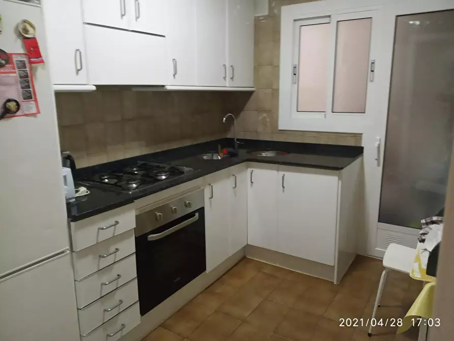 Immagine 4 di Camera in affitto  in Carrer Emigrant a Hospitalet De Llobregat, L'