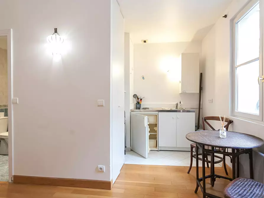 Immagine 8 di Appartamento in affitto  in Rue des Capucines a Paris