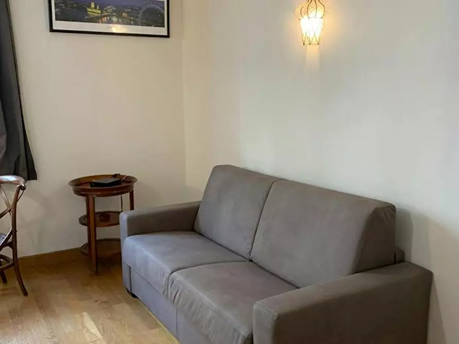 Immagine 6 di Appartamento in affitto  in Rue des Capucines a Paris