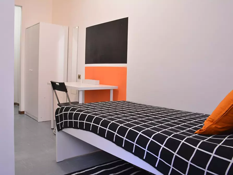 Immagine 2 di Camera in affitto  in Via Tigellio a Cagliari