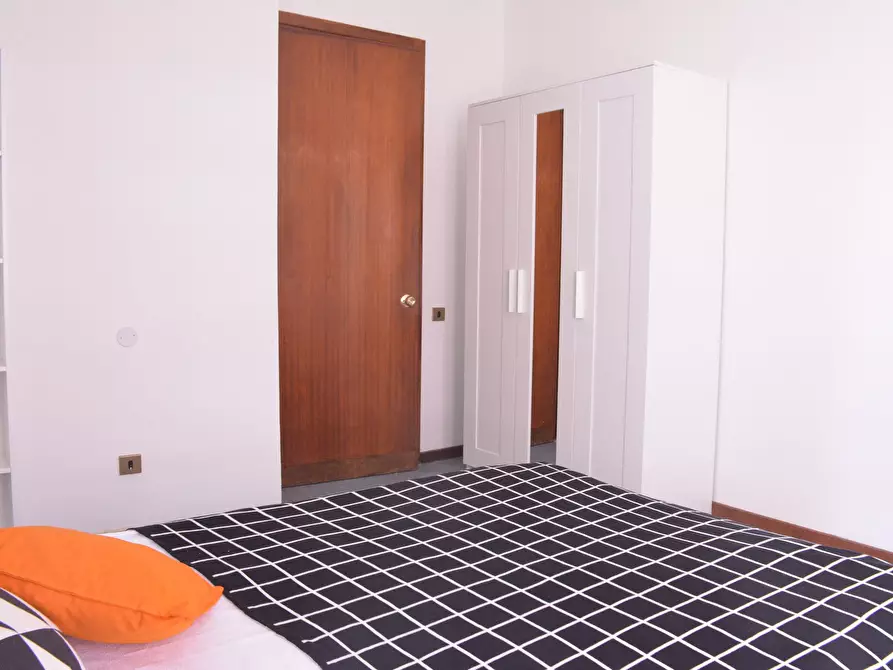 Immagine 3 di Camera in affitto  in Via Tigellio a Cagliari