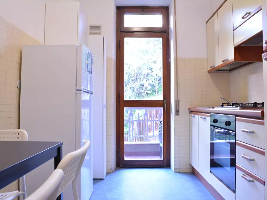 Immagine 4 di Camera in affitto  in Via Tigellio a Cagliari