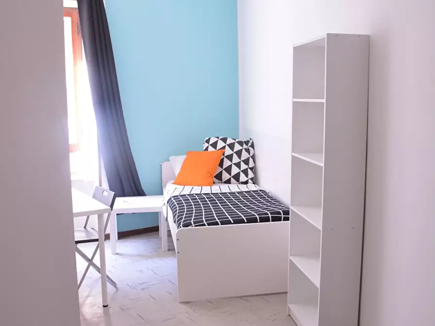 Immagine 2 di Camera in affitto  in Via Tigellio a Cagliari