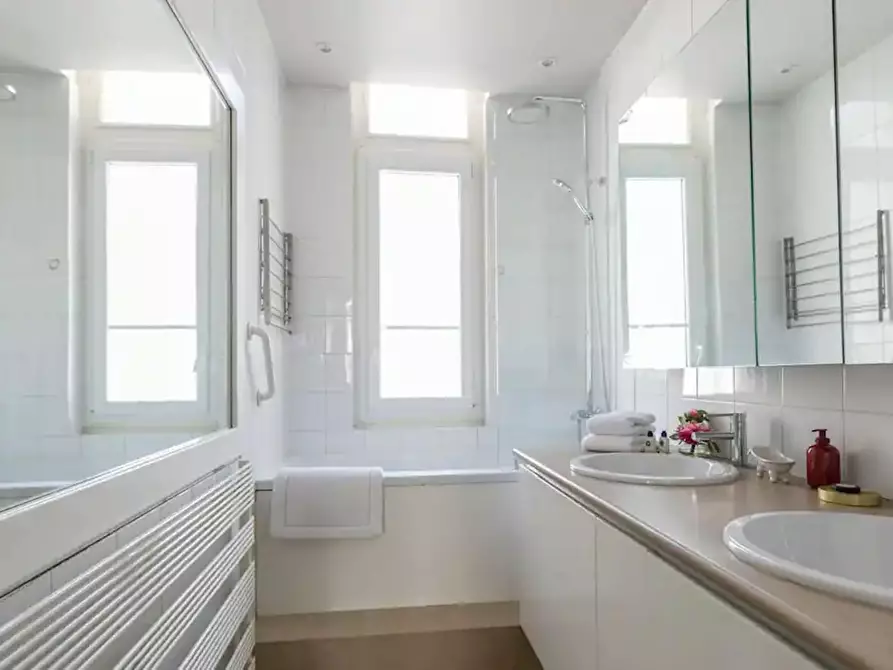 Immagine 10 di Appartamento in affitto  in Rue Greneta a Paris