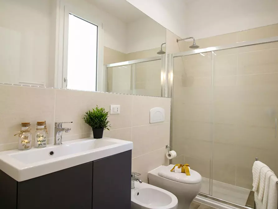 Immagine 5 di Camera in affitto  in Via Alessandro Menganti a Bologna