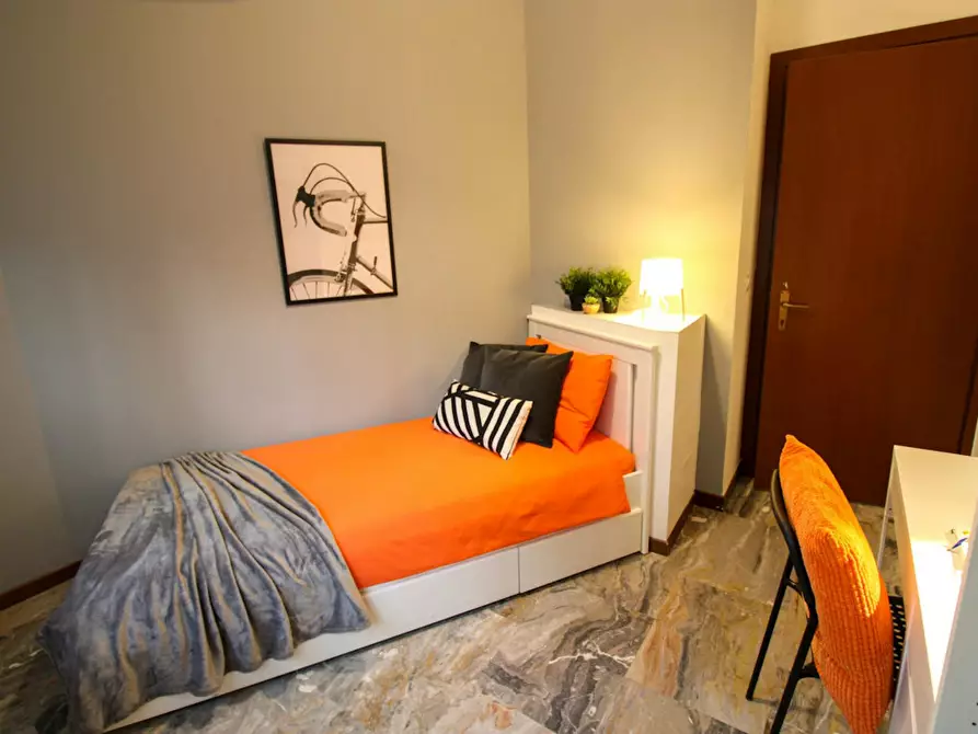 Immagine 3 di Camera in affitto  in Via Laura Bassi Veratti a Bologna