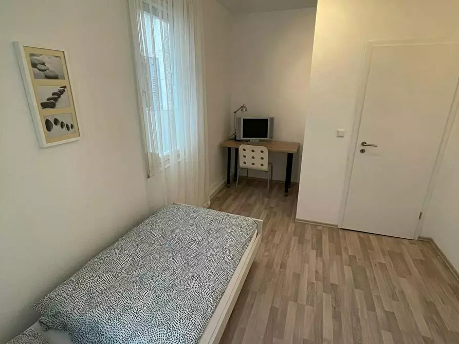 Immagine 2 di Camera in affitto  in Duisburger Straße a Stuttgart Bad Cannstatt