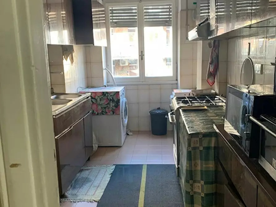 Immagine 3 di Camera in affitto  in Via Francesco Grimaldi a Roma