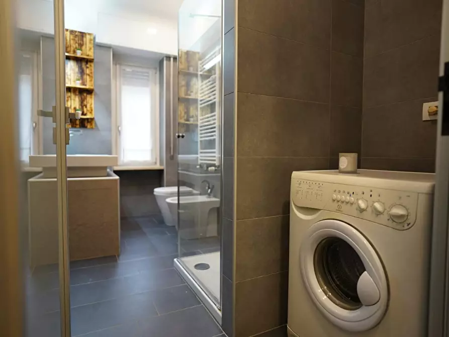 Immagine 6 di Camera in affitto  in Viale Caterina da Forlì a Milano