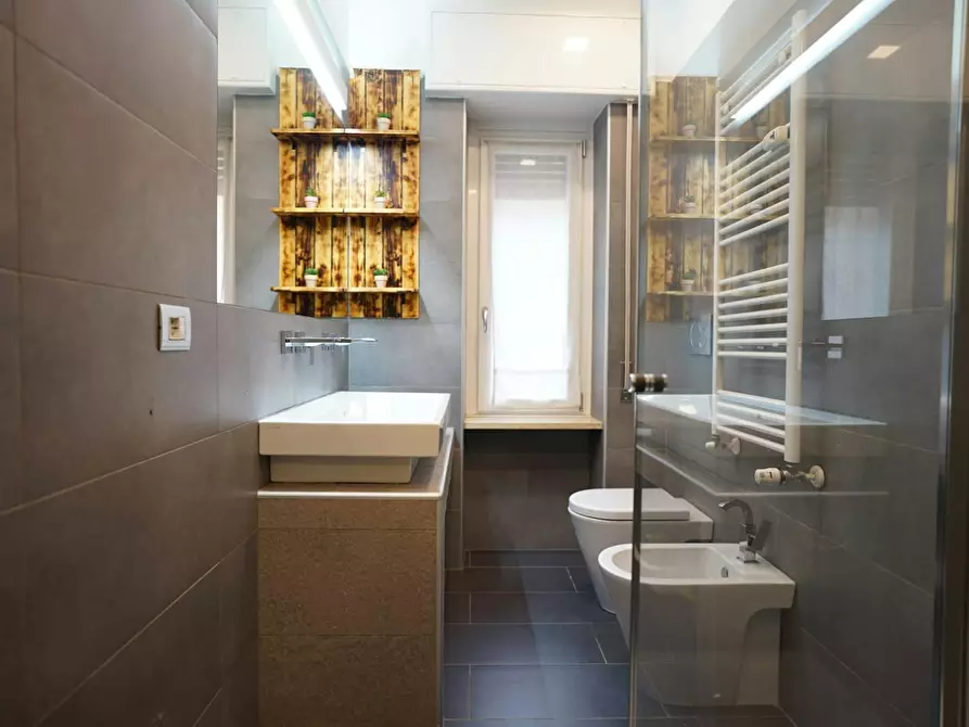 Immagine 7 di Camera in affitto  in Viale Caterina da Forlì a Milano