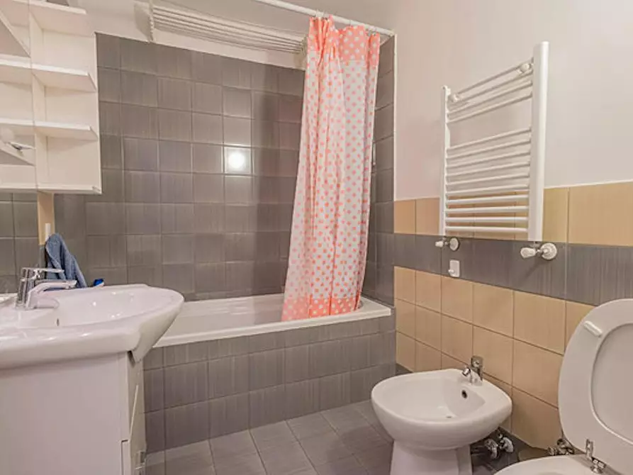 Immagine 4 di Camera in affitto  in Viale Regina Margherita a Roma