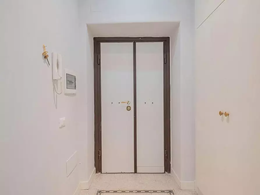 Immagine 9 di Camera in affitto  in Viale Regina Margherita a Roma