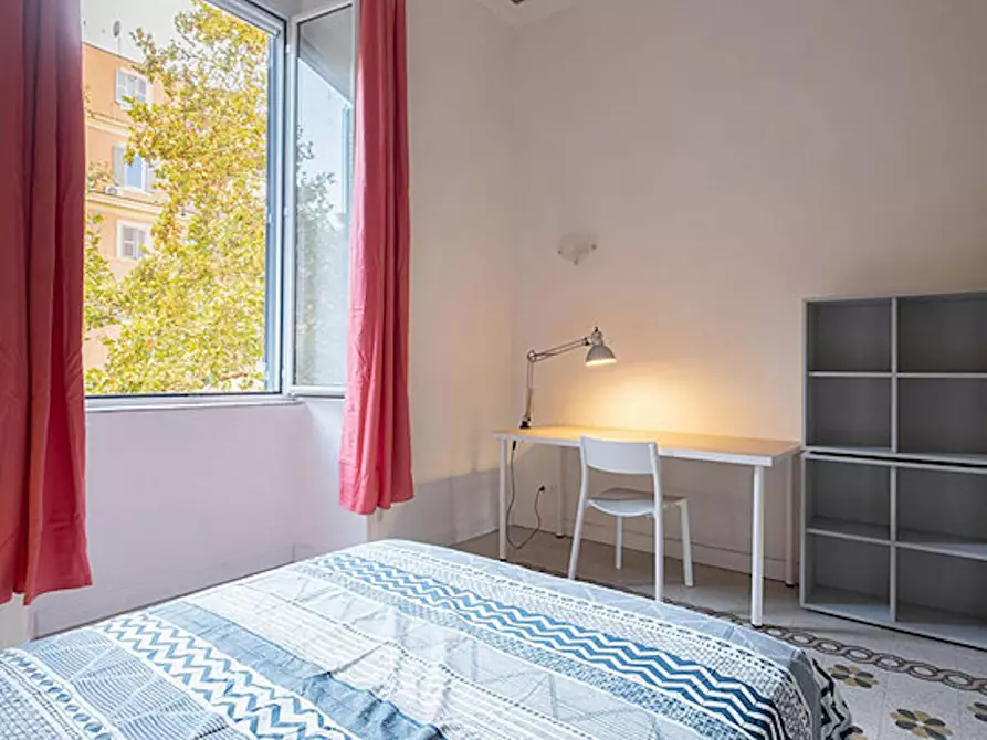 Immagine 3 di Camera in affitto  in Viale Regina Margherita a Roma