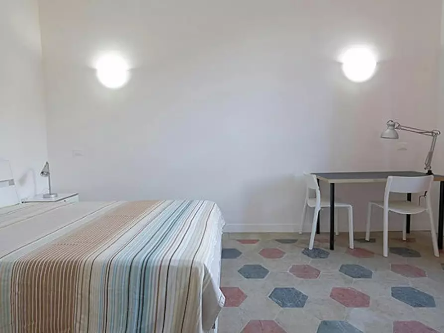 Immagine 1 di Camera in affitto  in Viale Regina Margherita a Roma