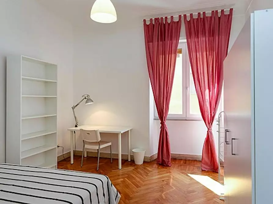 Immagine 3 di Camera in affitto  in Via Alberto Caroncini a Roma