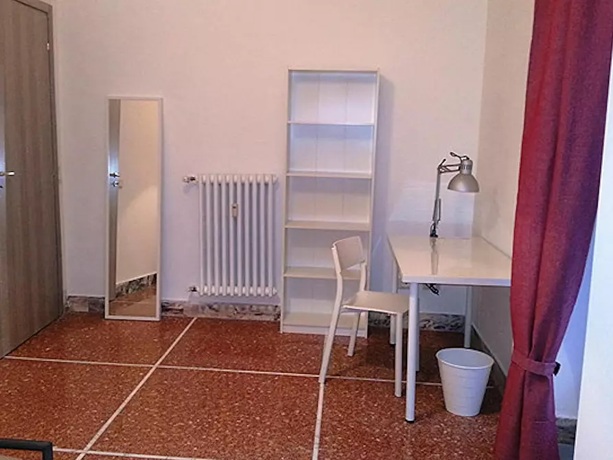 Immagine 3 di Camera in affitto  in Via Alberto Caroncini a Roma