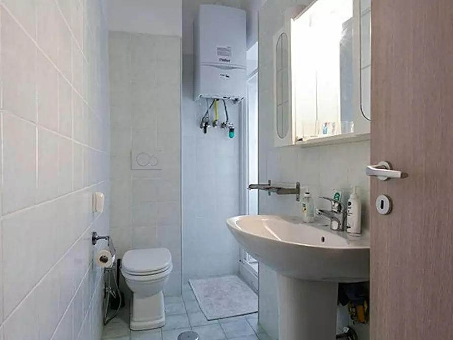 Immagine 4 di Camera in affitto  in Via Alberto Caroncini a Roma