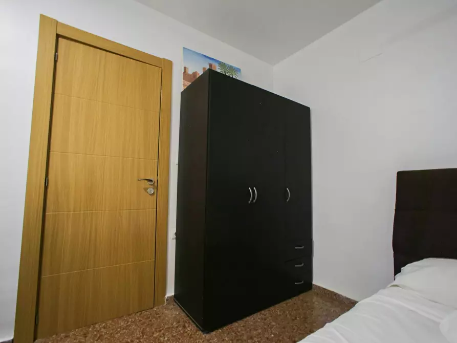 Immagine 7 di Camera in affitto  in Carrer Lleons a Valencia
