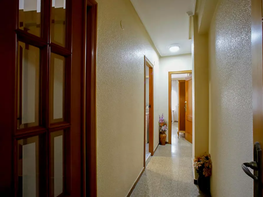 Immagine 9 di Camera in affitto  in Calle Campoamor a Valencia