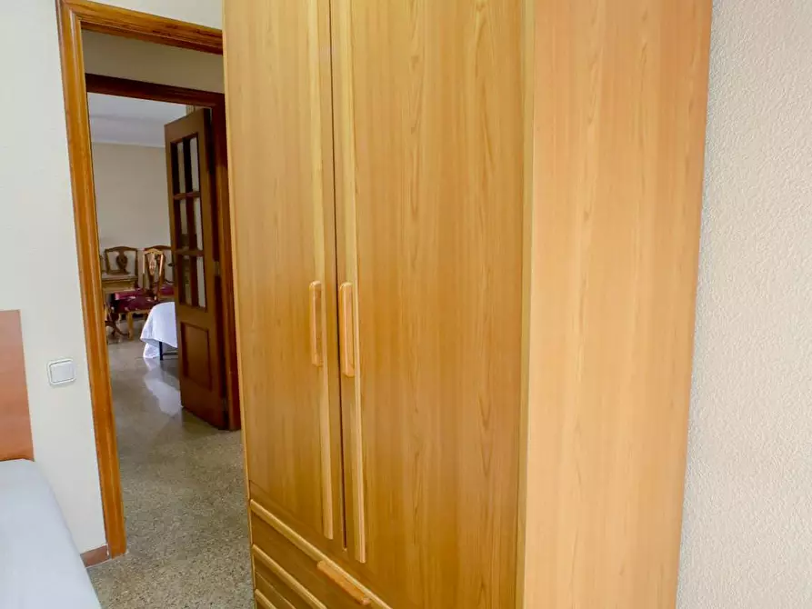 Immagine 3 di Camera in affitto  in Calle Campoamor a Valencia