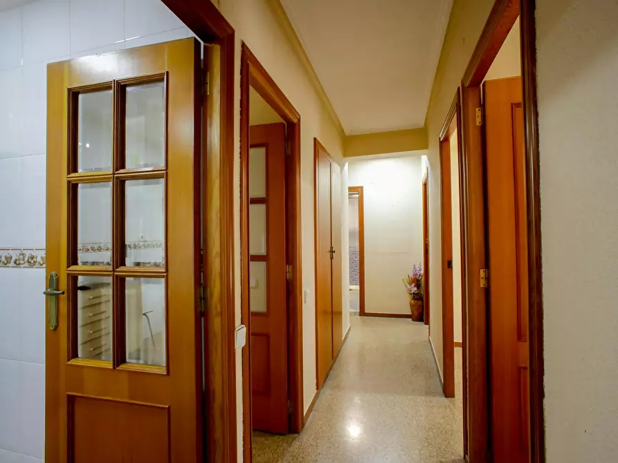 Immagine 10 di Camera in affitto  in Calle Campoamor a Valencia