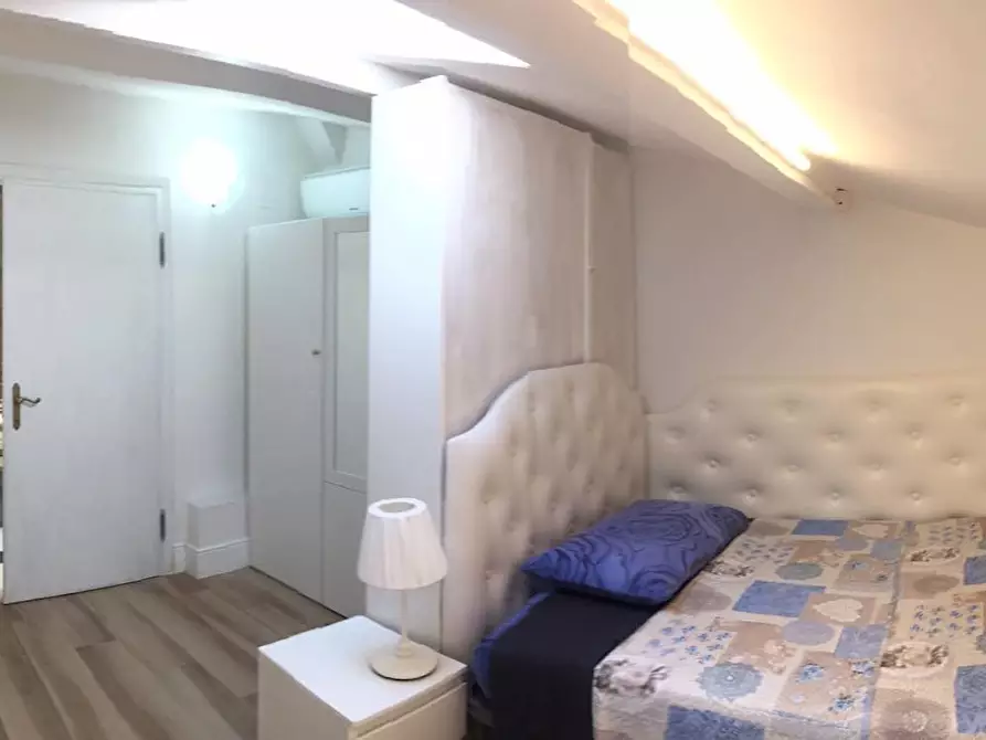 Immagine 8 di Camera in affitto  in Via Camillo Benso di Cavour a Firenze