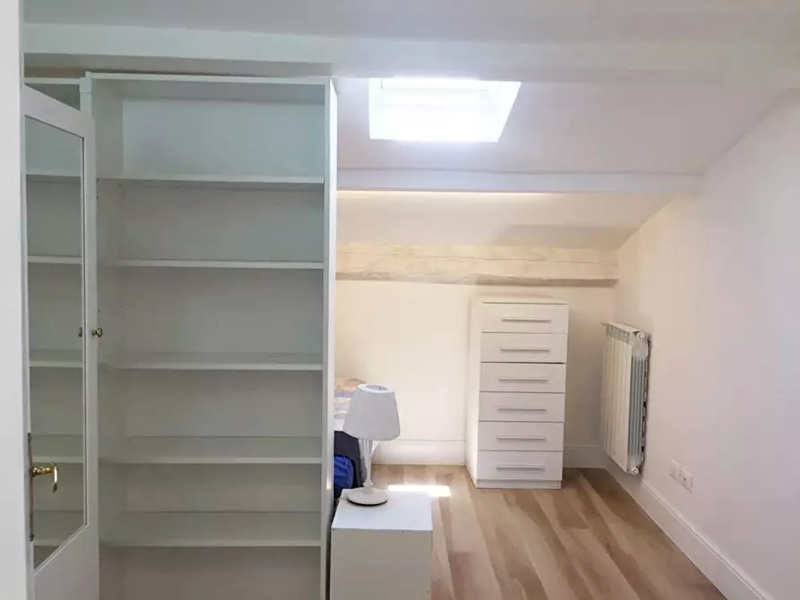 Immagine 2 di Camera in affitto  in Via Camillo Benso di Cavour a Firenze
