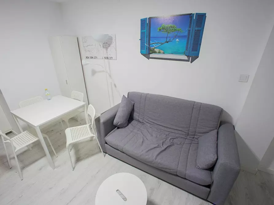 Immagine 8 di Camera in affitto  in Calle de la Puebla de Farnals a Valencia